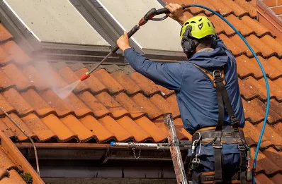 Démoussage et hydrofuge de toiture à Baigts